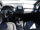 BMW 218i A. Advantage +AHK+LEDER+H&K+ - weiße BMW 218 Active Tourer