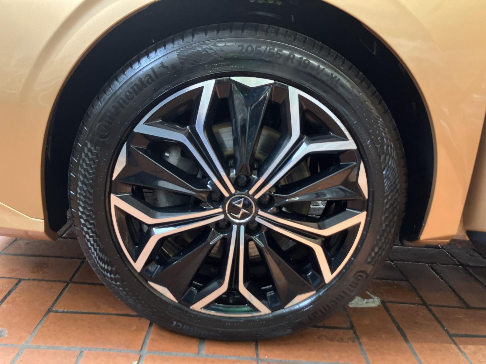 DS Automobiles DS4 1.6 PureTech 180 S&S Trocadero AHK+LED+SHZ