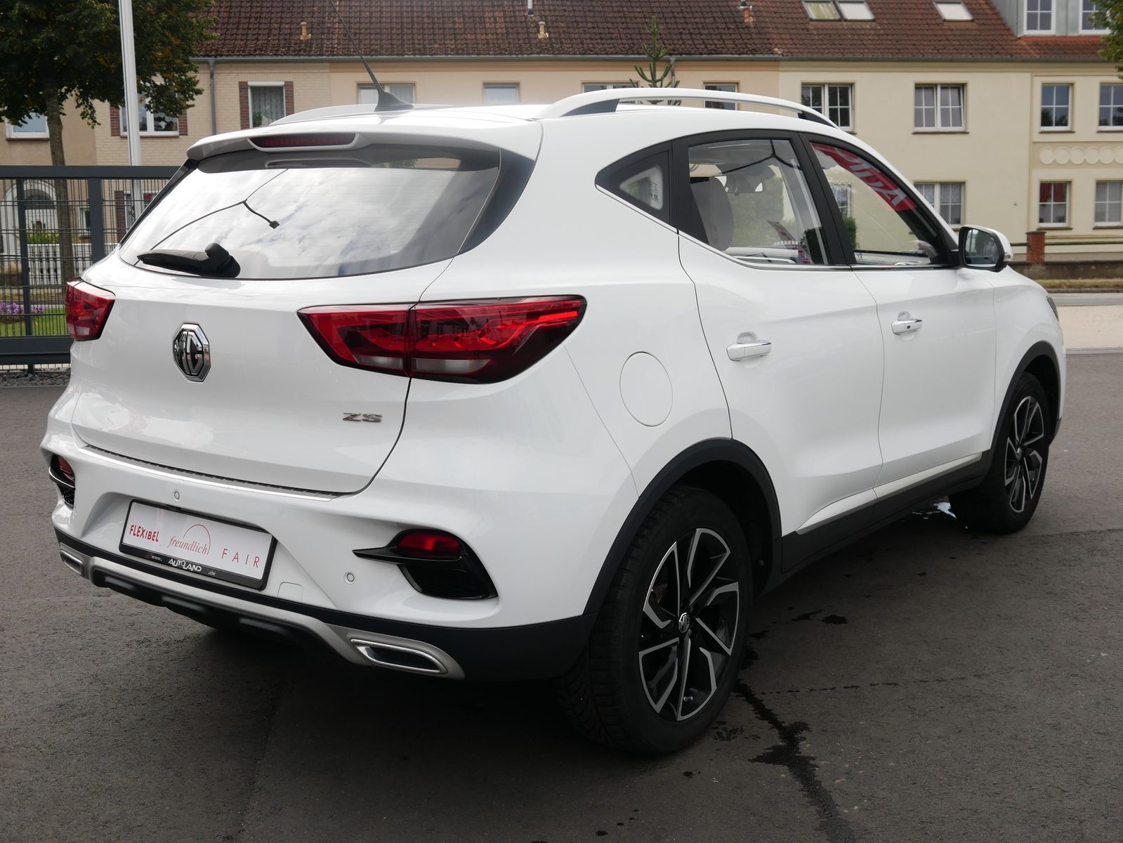 MG ZS