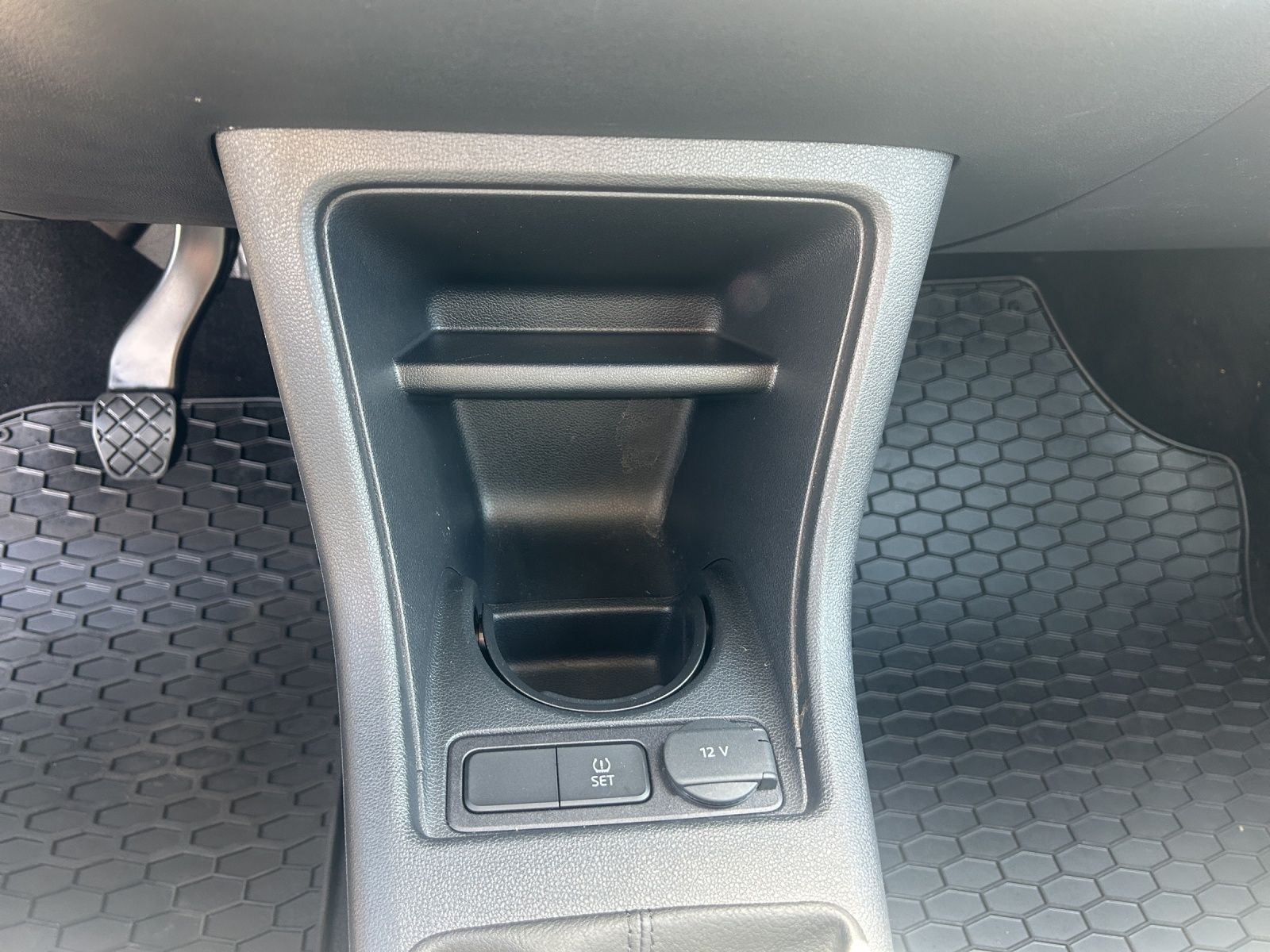 Fahrzeugabbildung Volkswagen up! 1.0 Basis Klima GRA RFK SH