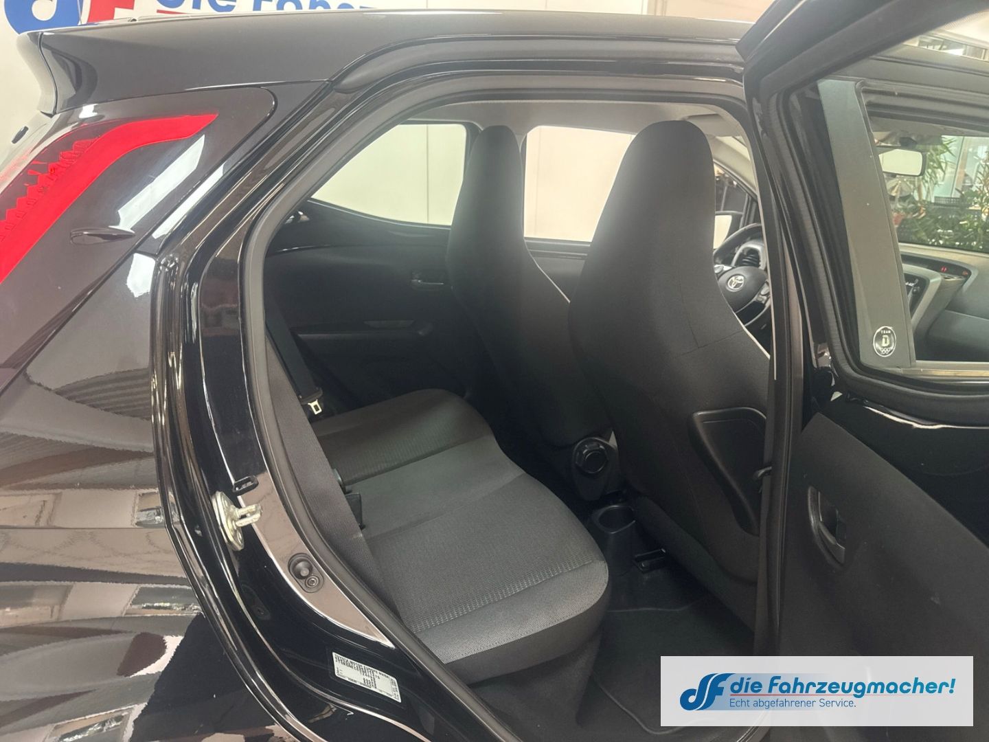 Fahrzeugabbildung Toyota Aygo X-Play Team D 1.0 EU6d Apple CarPlay Androi