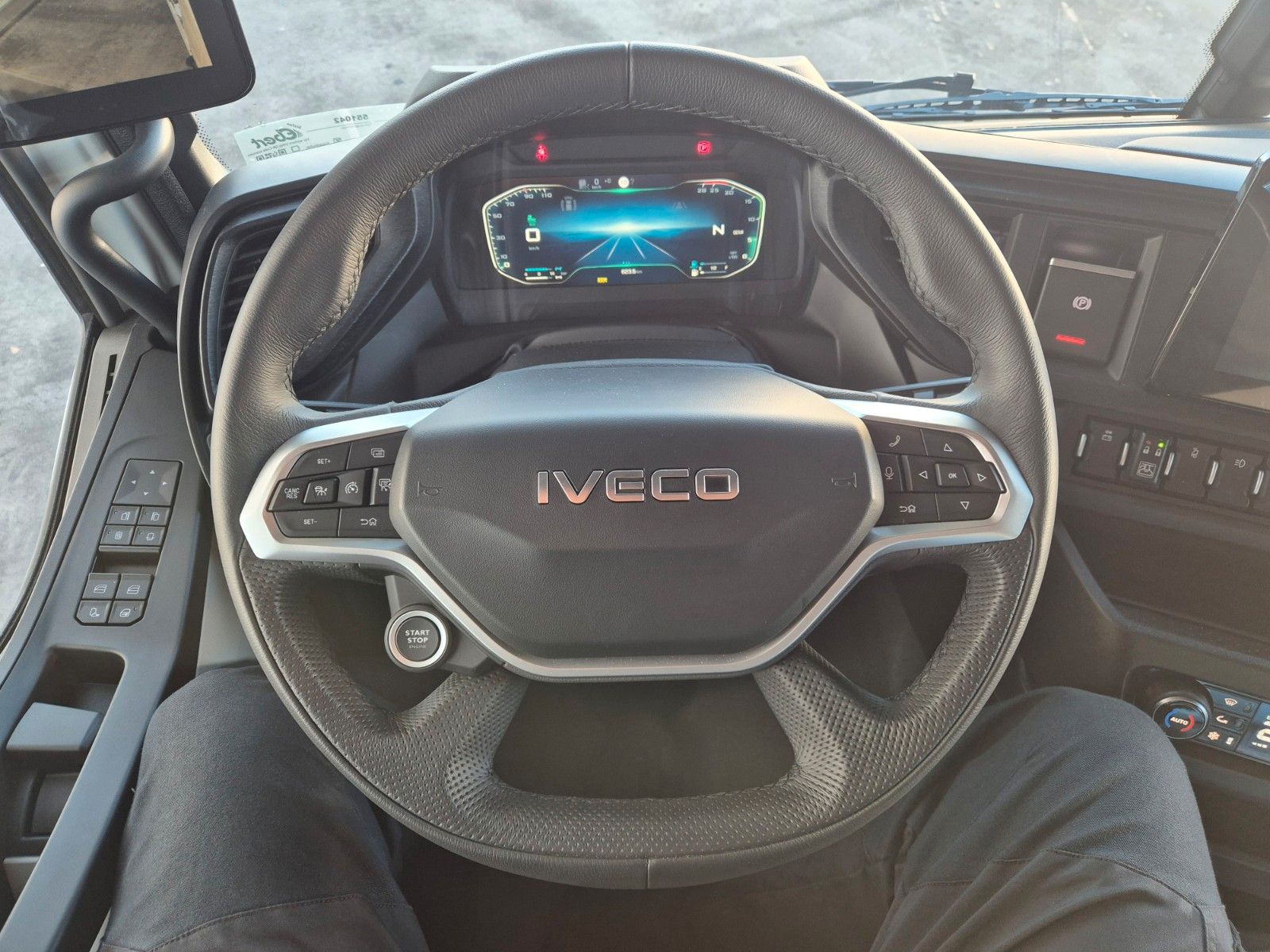 Fahrzeugabbildung Iveco AS260S58Y/FS CM 6x2-4 BDF Intarder Standklima