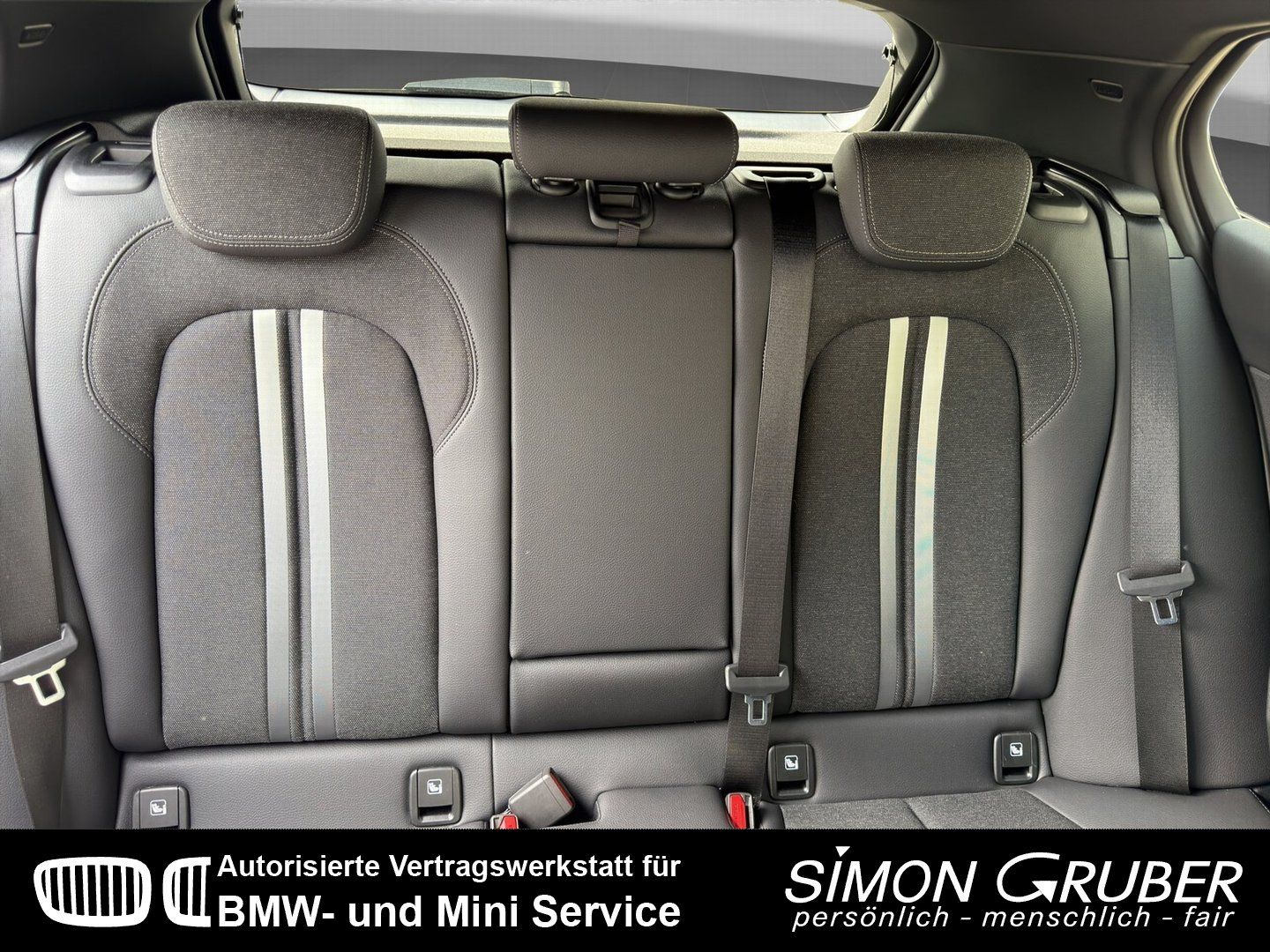 Fahrzeugabbildung BMW 118i Sport Line Shadow Line Navi Kamera Hifi LED