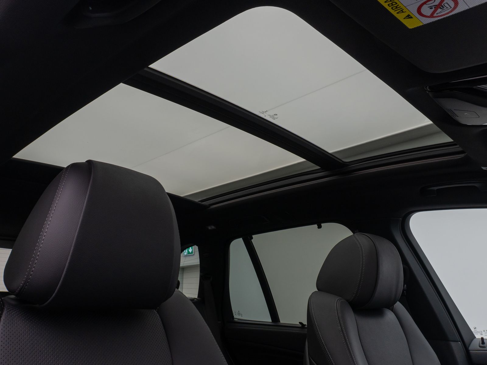 Fahrzeugabbildung BMW X5 M50i Panorama 360° DAB H/K AHK Komfort 22Zoll