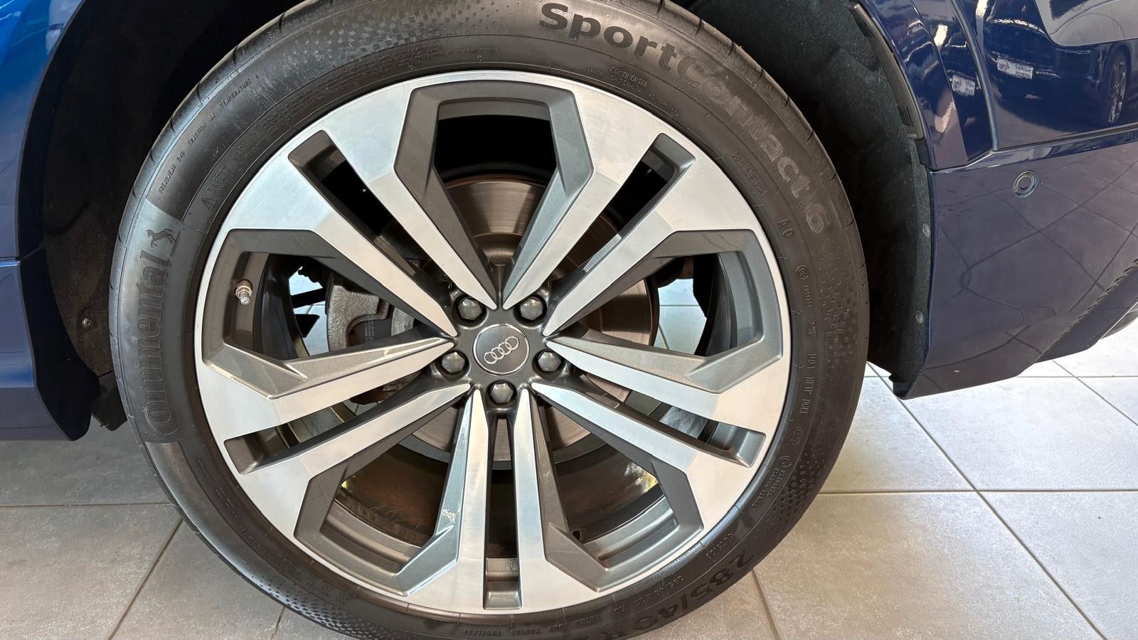 Fahrzeugabbildung Audi Q8 50 TDI s sitze raute, hud 22 zoll allradlenk