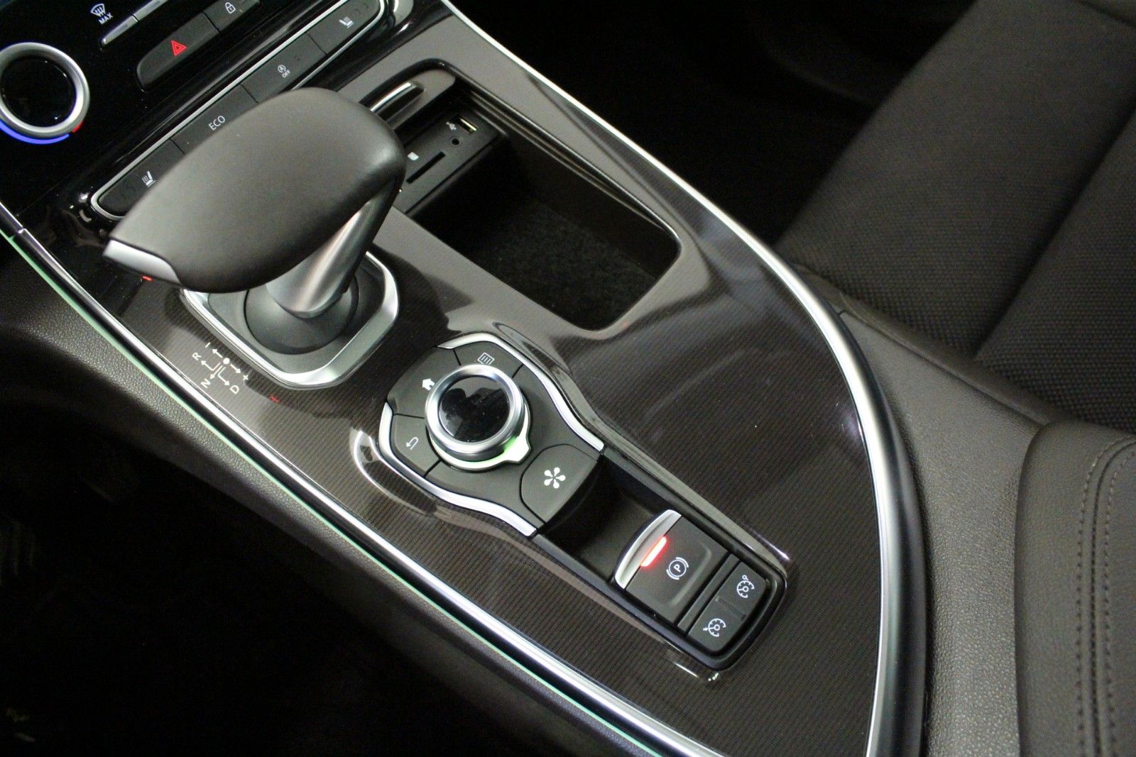 Fahrzeugabbildung Renault Espace ENERGY TCe 200 EDC Intens 7 Sitzer