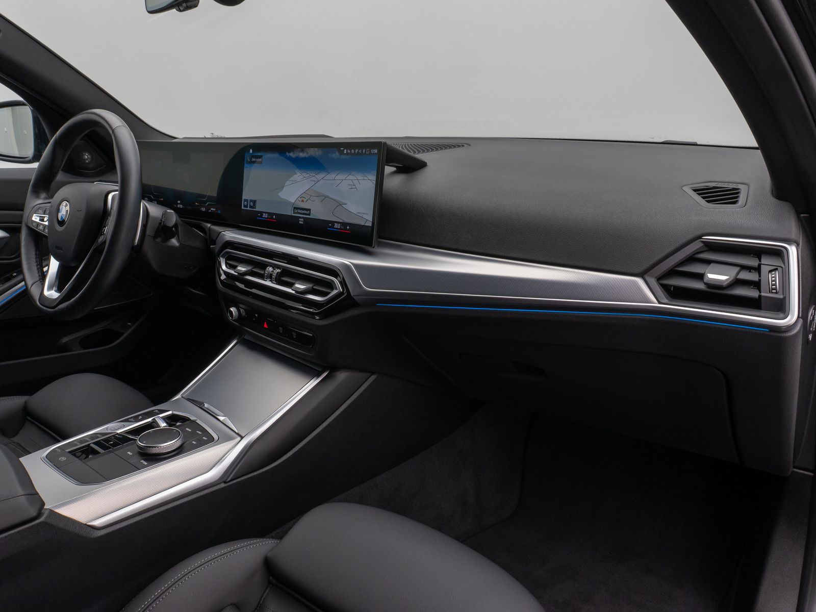 Fahrzeugabbildung BMW 330i xD Kamera HUD H/K ACC Komfort Alarm Sport