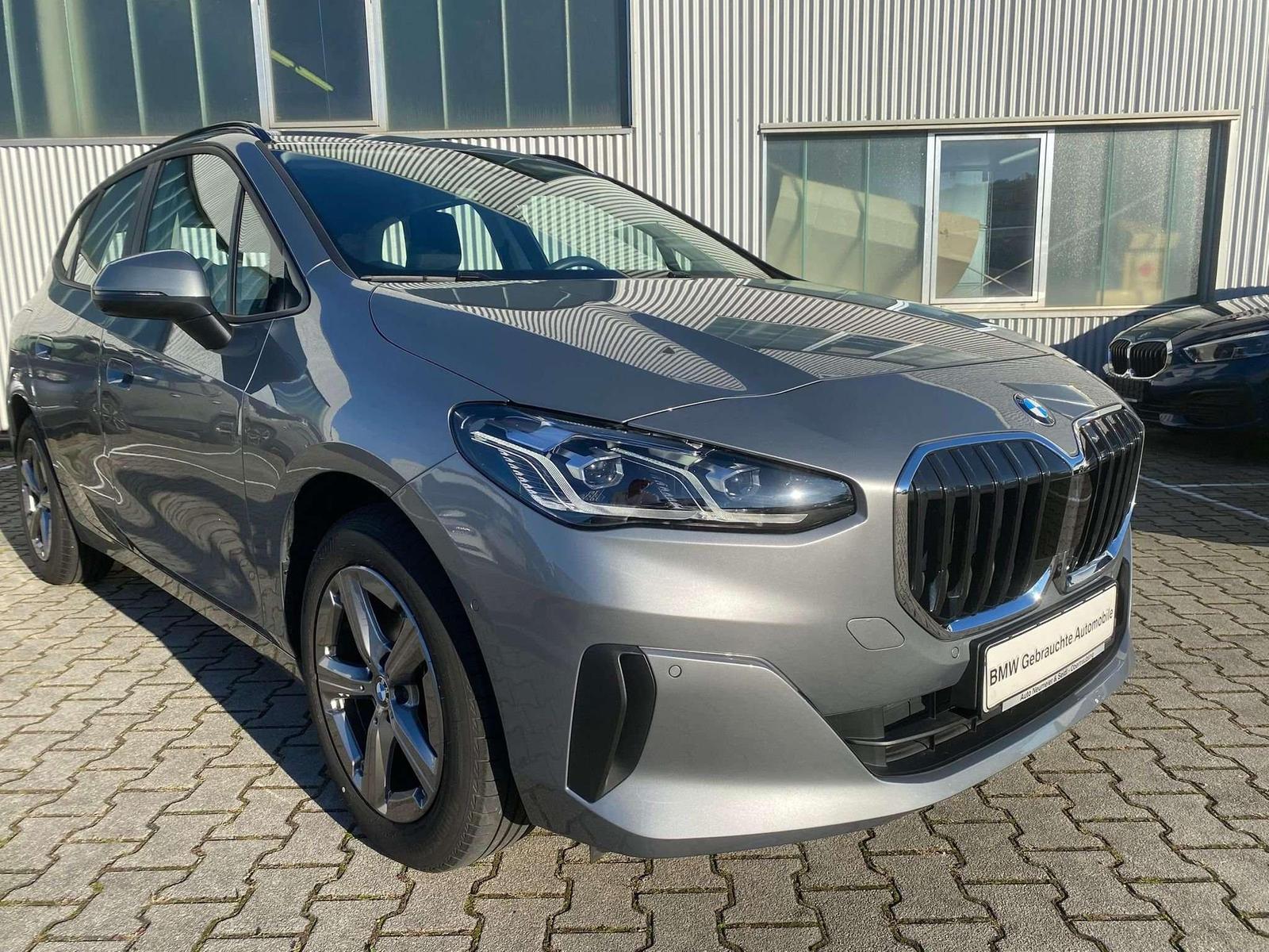 BMW 218 i Active Tourer Aut.*AHKabschwenkbar*HUD*Mas