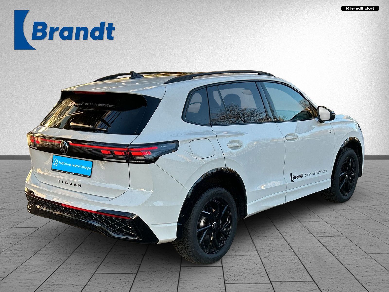 Volkswagen Tiguan 2.0 TSI R-LINE 4M DSG MATRIX HUD PANO AHK foto 3