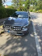 Mercedes-Benz GLA 250 4MATIC DCT -