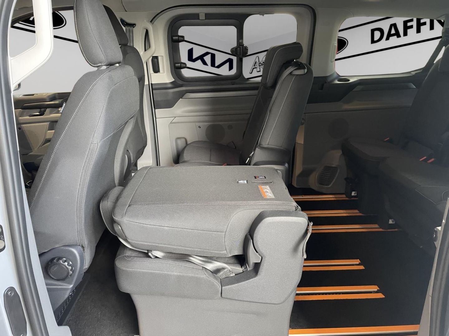 Fahrzeugabbildung Ford Tourneo Custom Bus 320 L1 Titanium FWD Titanium