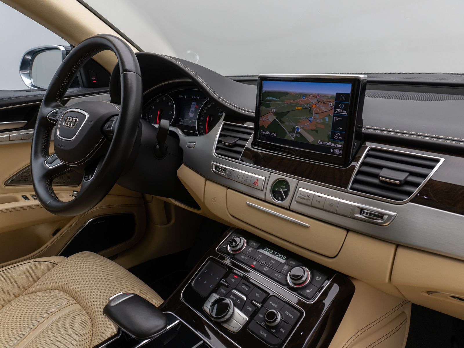 Fahrzeugabbildung Audi A8 W12 Lang Chauffeur GSD B&O Keramik TV Voll
