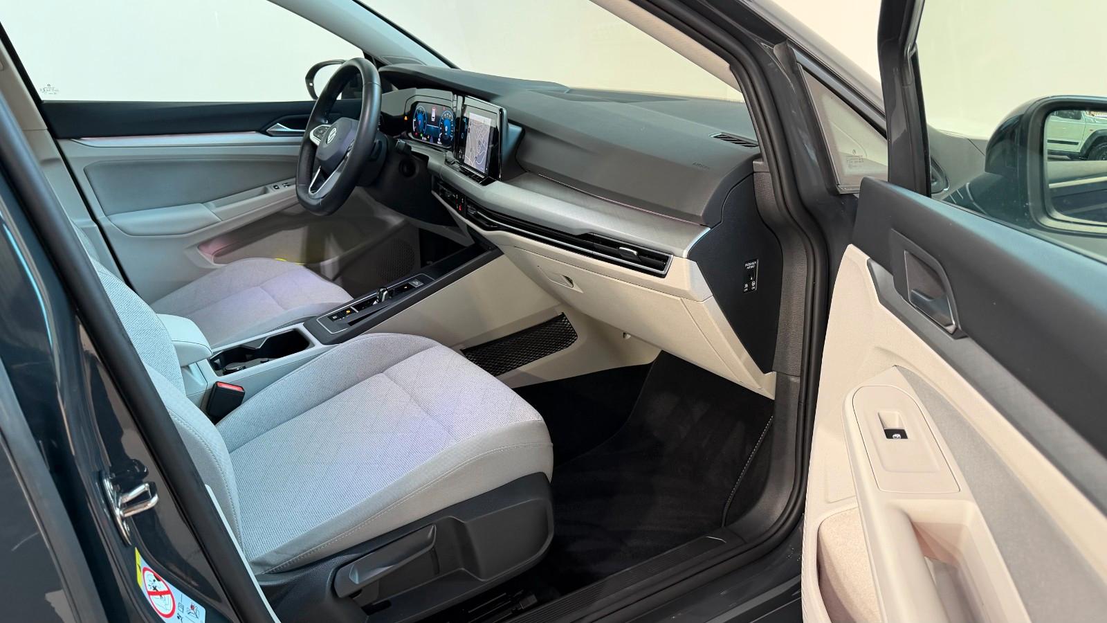 Volkswagen Golf VIII Variant Life AHK-KAM-KESSY-ACC-SIDE, миниатюра 25