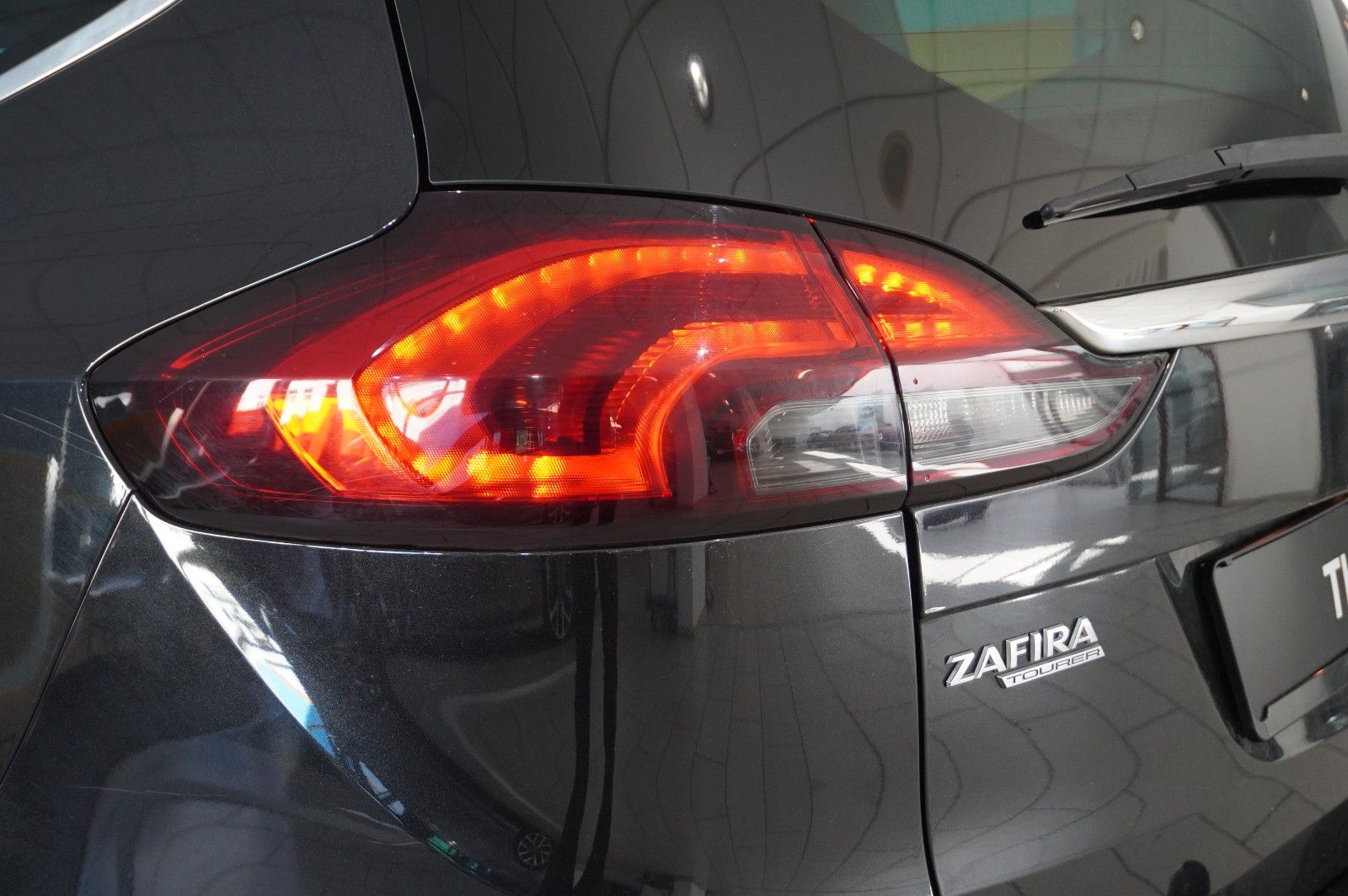 Fahrzeugabbildung Opel Zafira C Tourer 1.6 INNOVATION NAVI/BI-XENON/AHK
