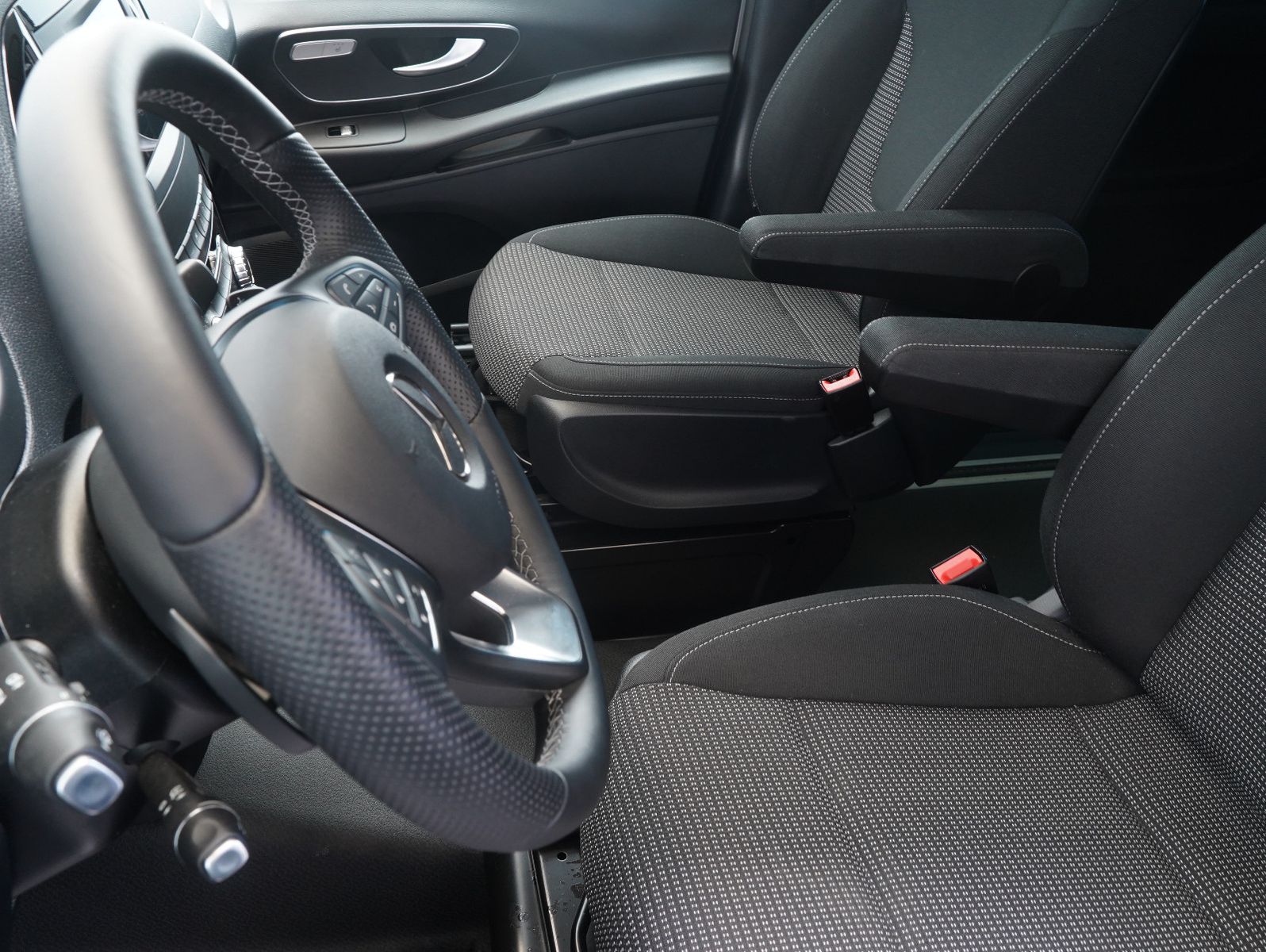 Fahrzeugabbildung Mercedes-Benz Vito Tourer 119 CDI Pro 4x4 lang PÖSSL VANSTAR