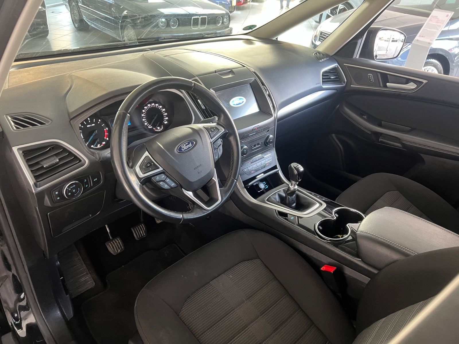 Fahrzeugabbildung Ford Galaxy Business 2.0 TDCI * 7.Sitzer * NAVI *