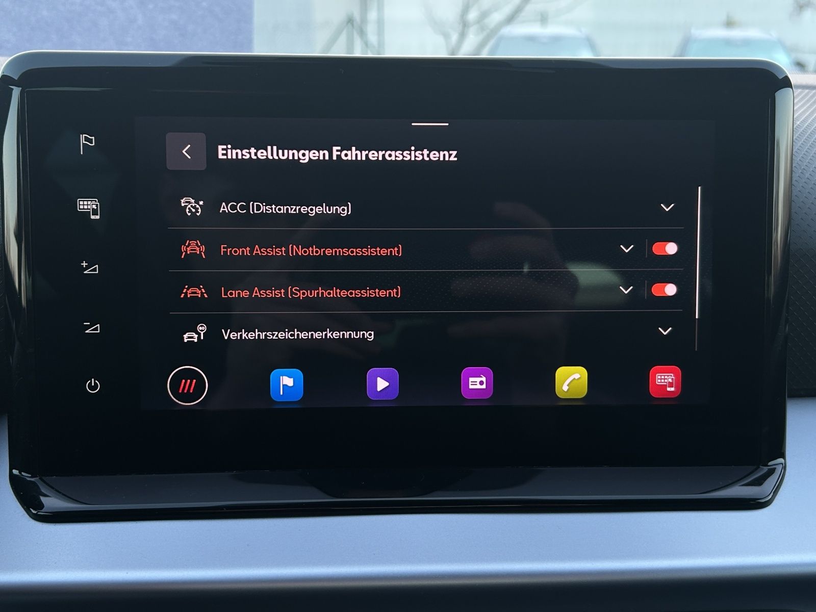 Fahrzeugabbildung SEAT Arona TSI FR-Line DSG LED Navi AID ACC RFK SH LM