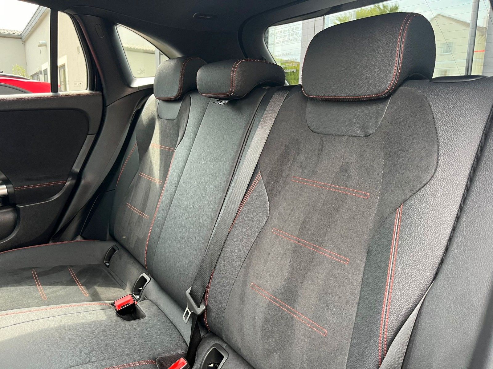 Fahrzeugabbildung Mercedes-Benz GLA 200 GLA -Klasse GLA 200 AMG Line Edition