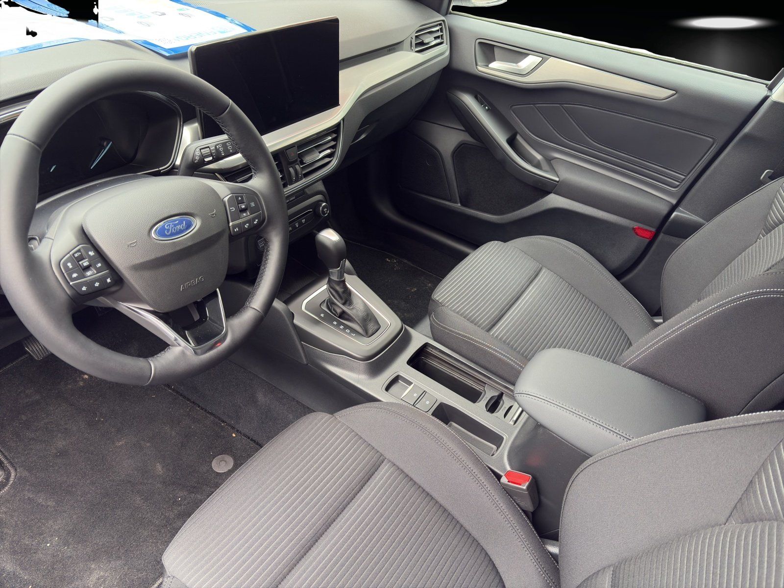 Fahrzeugabbildung Ford Focus Turnier Titanium Edition Fahrer Pak. Win.P