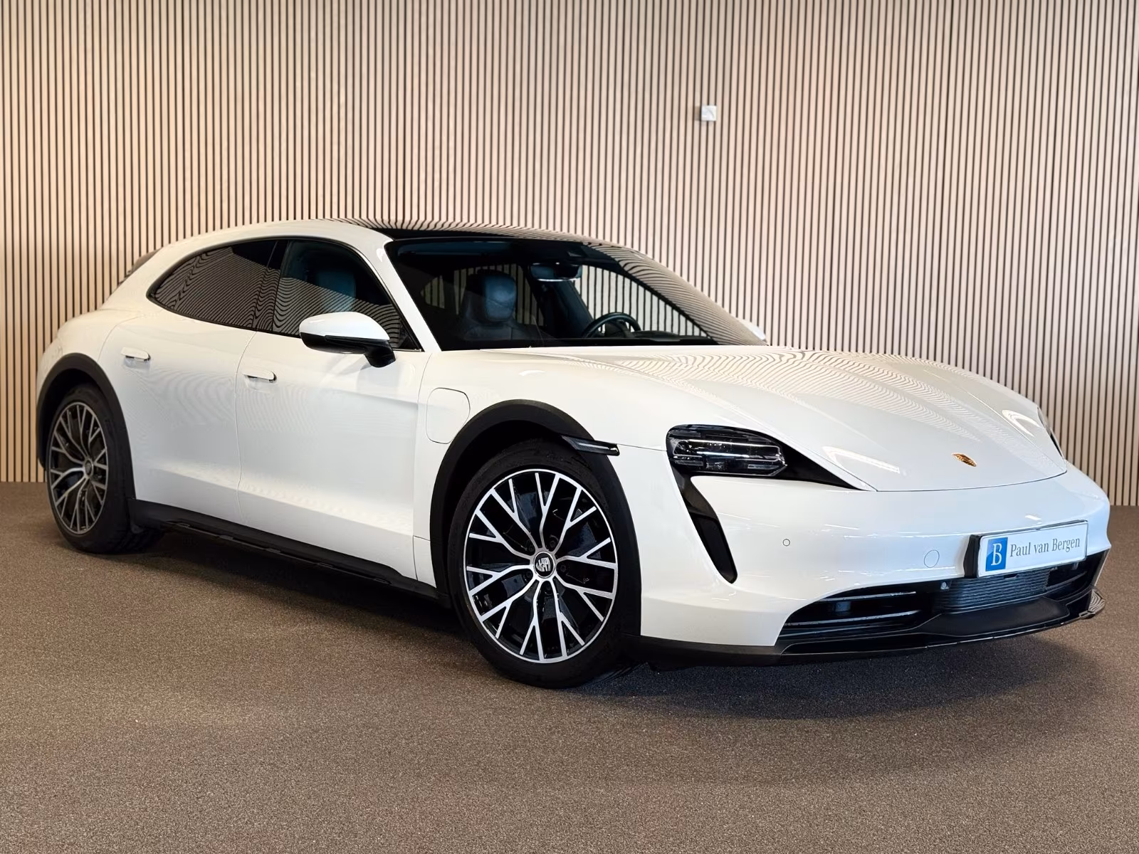 Porsche Taycan Cross Turismo 4 93kWh-SOH 90%-PANO-VOLL