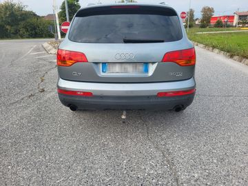 Audi Q7 - 8