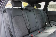 AUDI RS4 Avant quattro/ RS DYNAMIK/ PANO / RS ABGAS AUDI RS4 Avant quattro/ RS DYNAMIK/ PANO / RS ABGAS