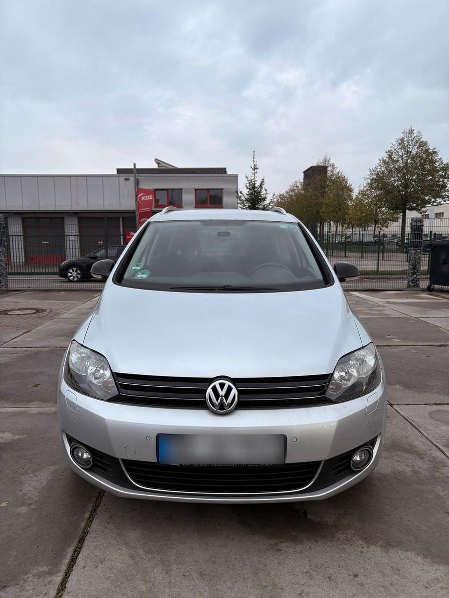 Volkswagen Golf Plus 2011 — rear view
