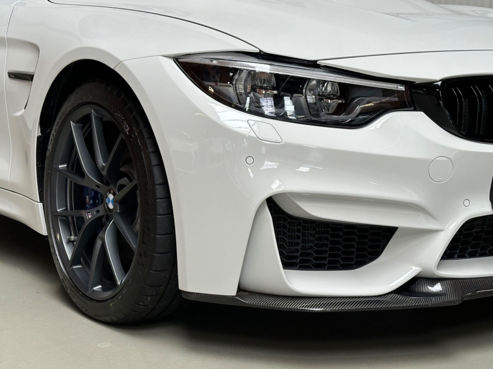 Fahrzeugabbildung BMW M4 CS / HUD / Carbon/R.Kamera/M Drivers Package