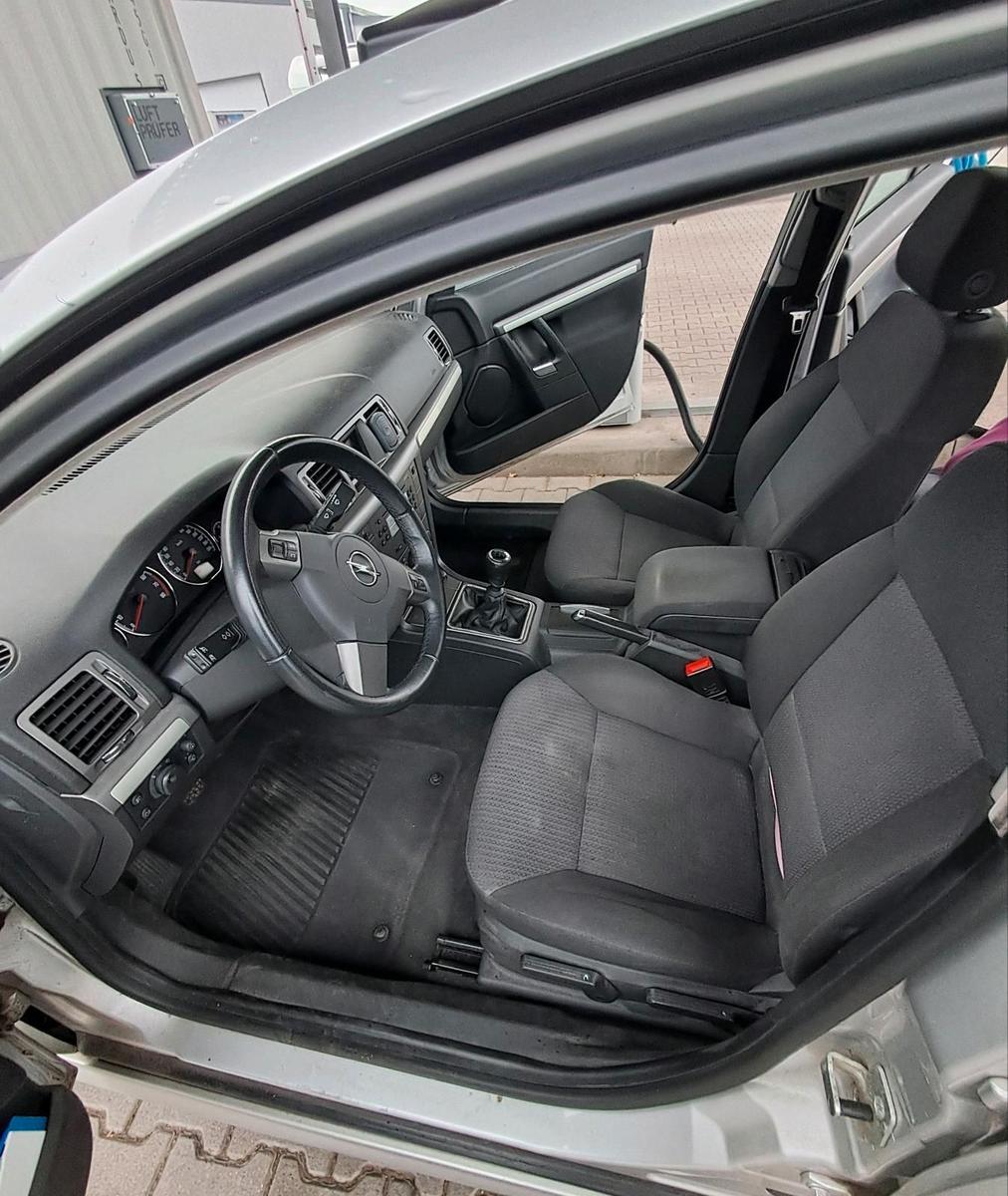 Opel Signum 2007 — photo 8