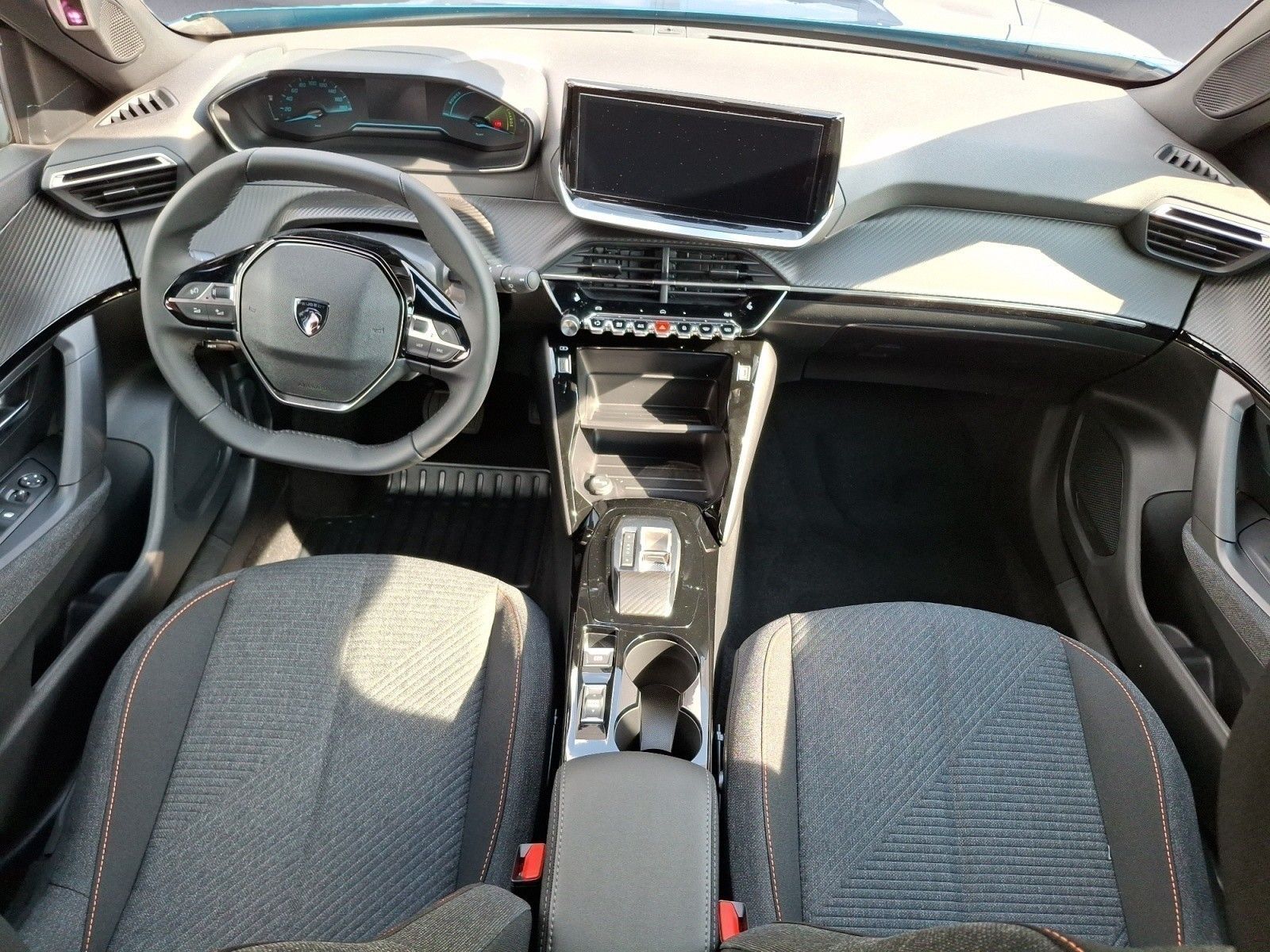 Peugeot e-2008 - Bild 11