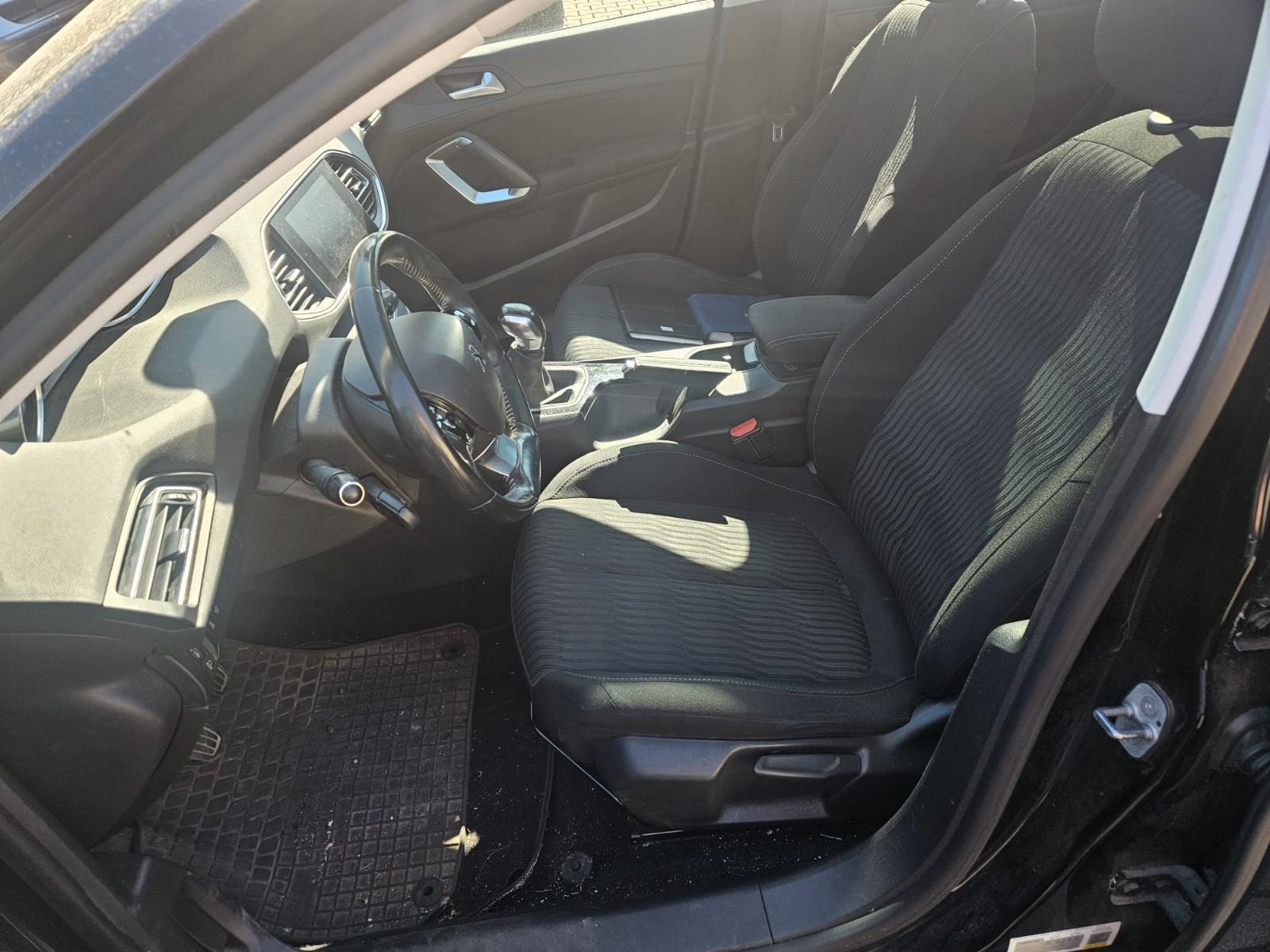 Peugeot 308 2015 — photo 6