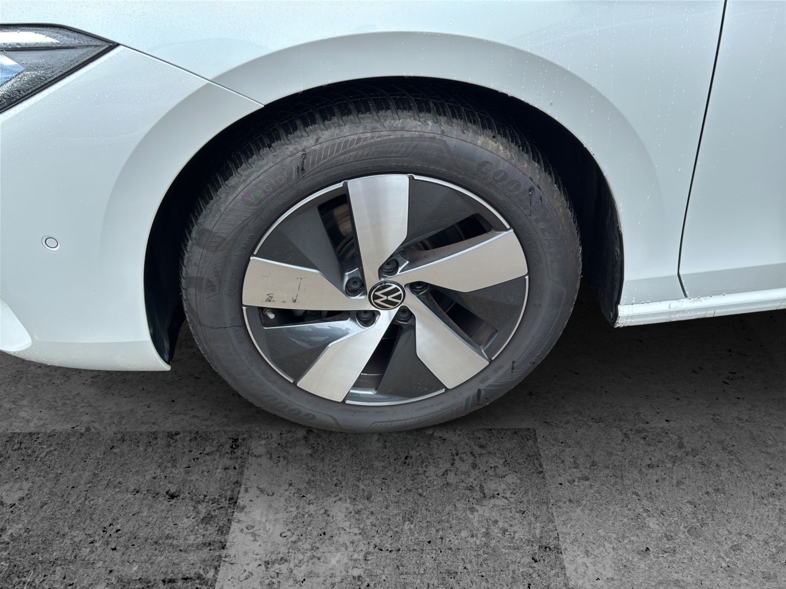 Fahrzeugabbildung Volkswagen Passat TDI Elegance DSG Matrix Standhzg AHK Navi