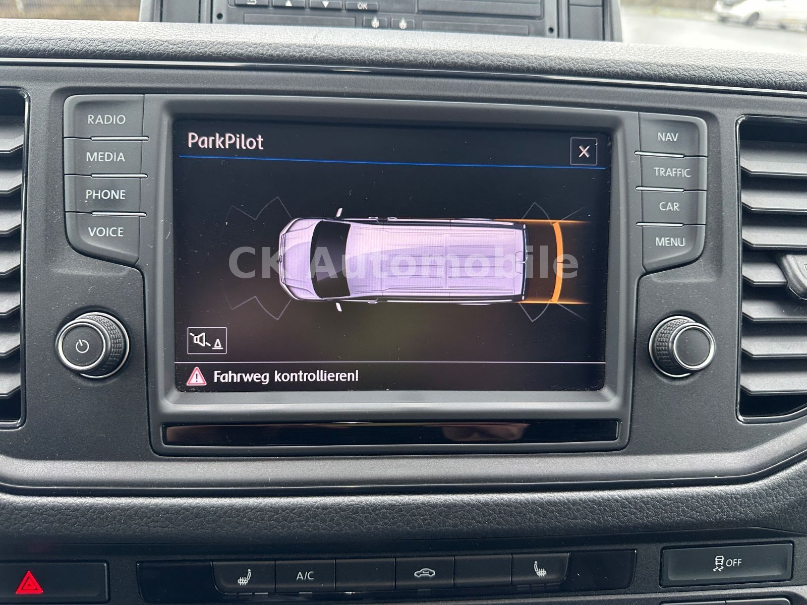 Fahrzeugabbildung Volkswagen Crafter Kasten 35 FWD 2.0TDI/Klima/Navi/SHZ/AHK