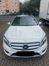 Mercedes-Benz GLA 200 AMG Line AMG Line - Mercedes-Benz GLA 200 in Köln