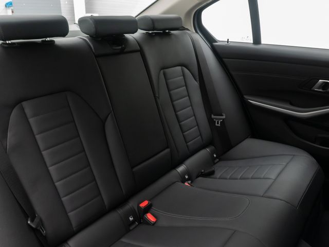 BMW 330, 2022 — 29