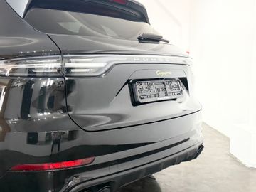 Porsche Cayenne - 4