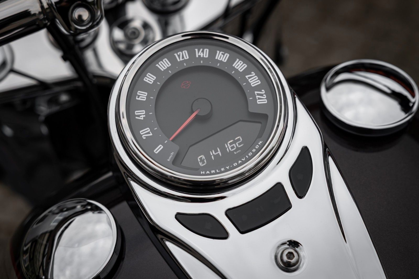 Fahrzeugabbildung Harley-Davidson SOFTAIL DELUXE FLDE - JEKILL & HYDE - NEUWERTIG