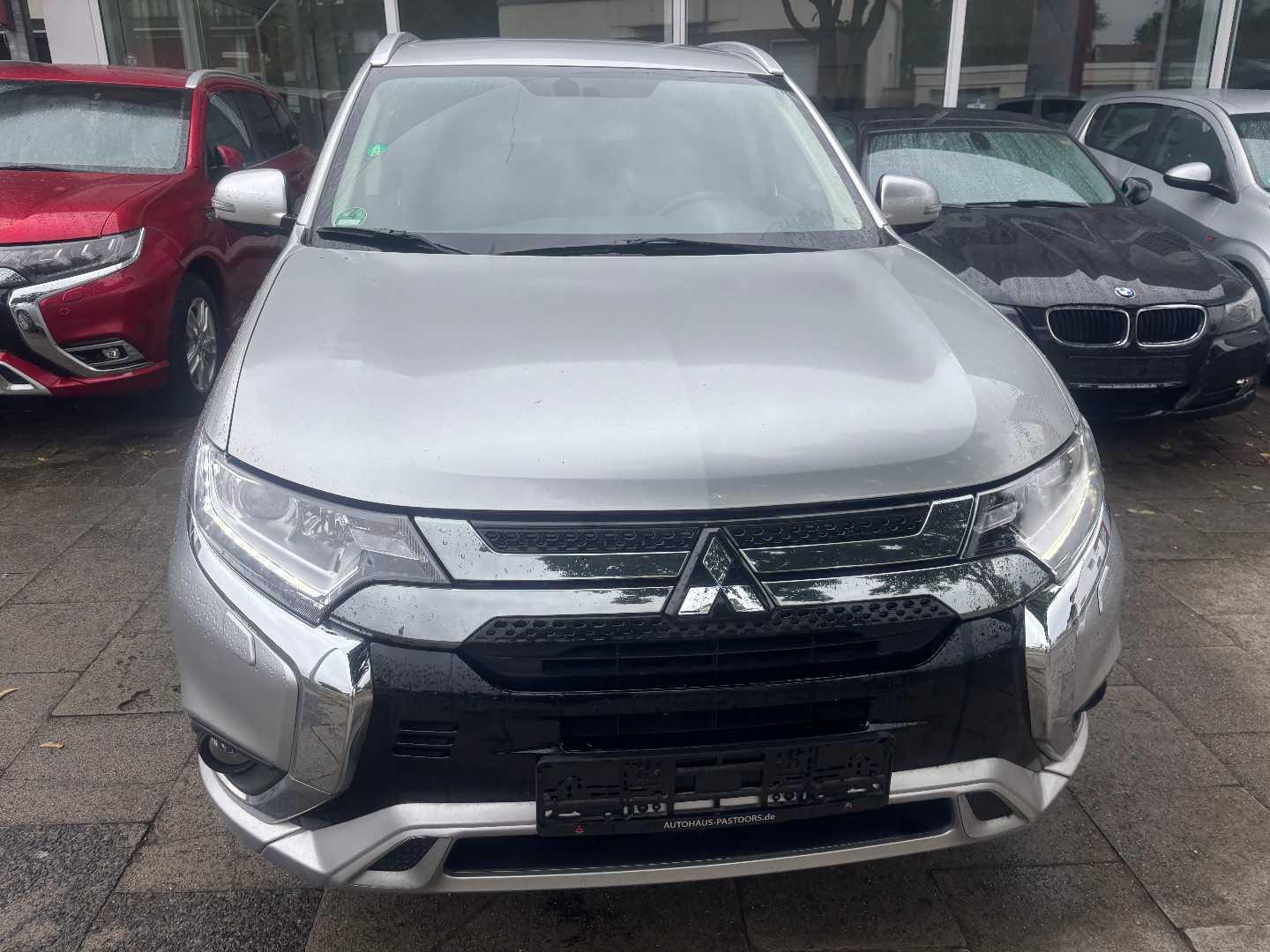 Mitsubishi Outlander PHEV BASIS Spirit 2.4 4WD