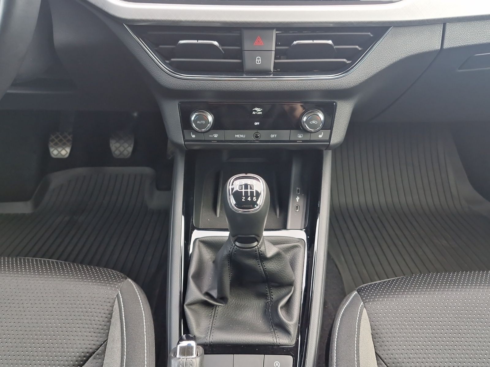 Fahrzeugabbildung SKODA Scala Tour 1.0 TSI LED Navi SHZ VC