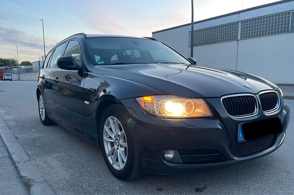 BMW 318 2012 — rear view