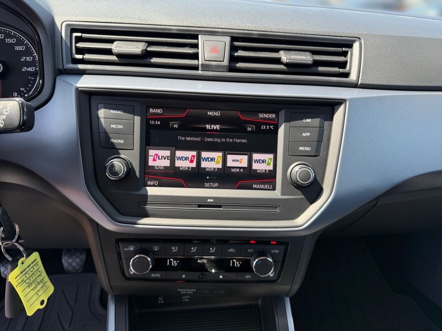 Fahrzeugabbildung SEAT Arona 1.0 TSI Style Sitzheizung Allwetterreifen