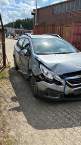 Peugeot 2008 Active - Peugeot: Unfallwagen