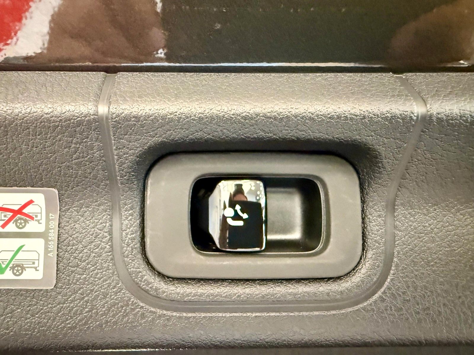 Fahrzeugabbildung Mercedes-Benz EQE 300 Electric Art Advanced/AHK/Kamera/19Zoll