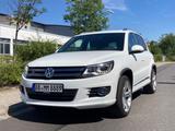 Volkswagen Tiguan Sport & Style BMT 4Motion R-Line - Volkswagen Tiguan: Geländewagen