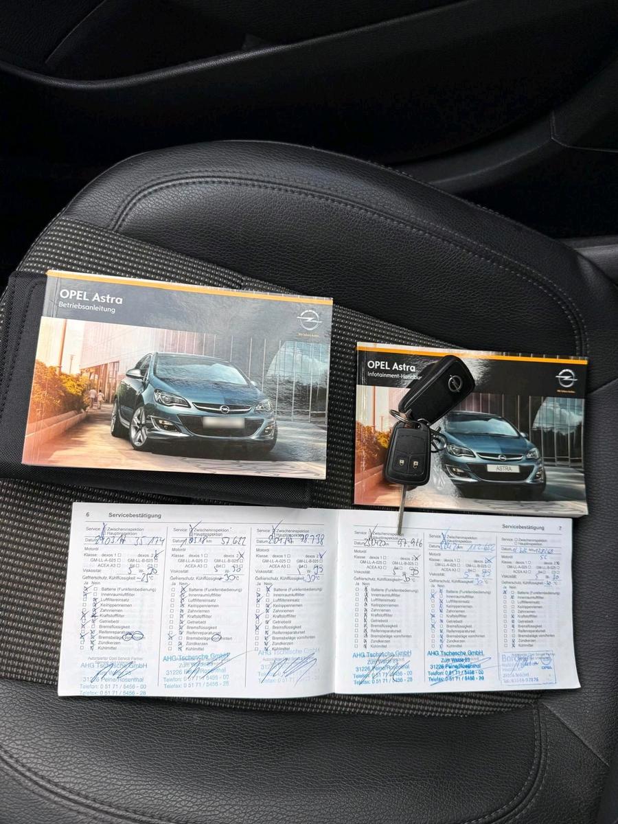 Opel Astra 2015 — photo 10