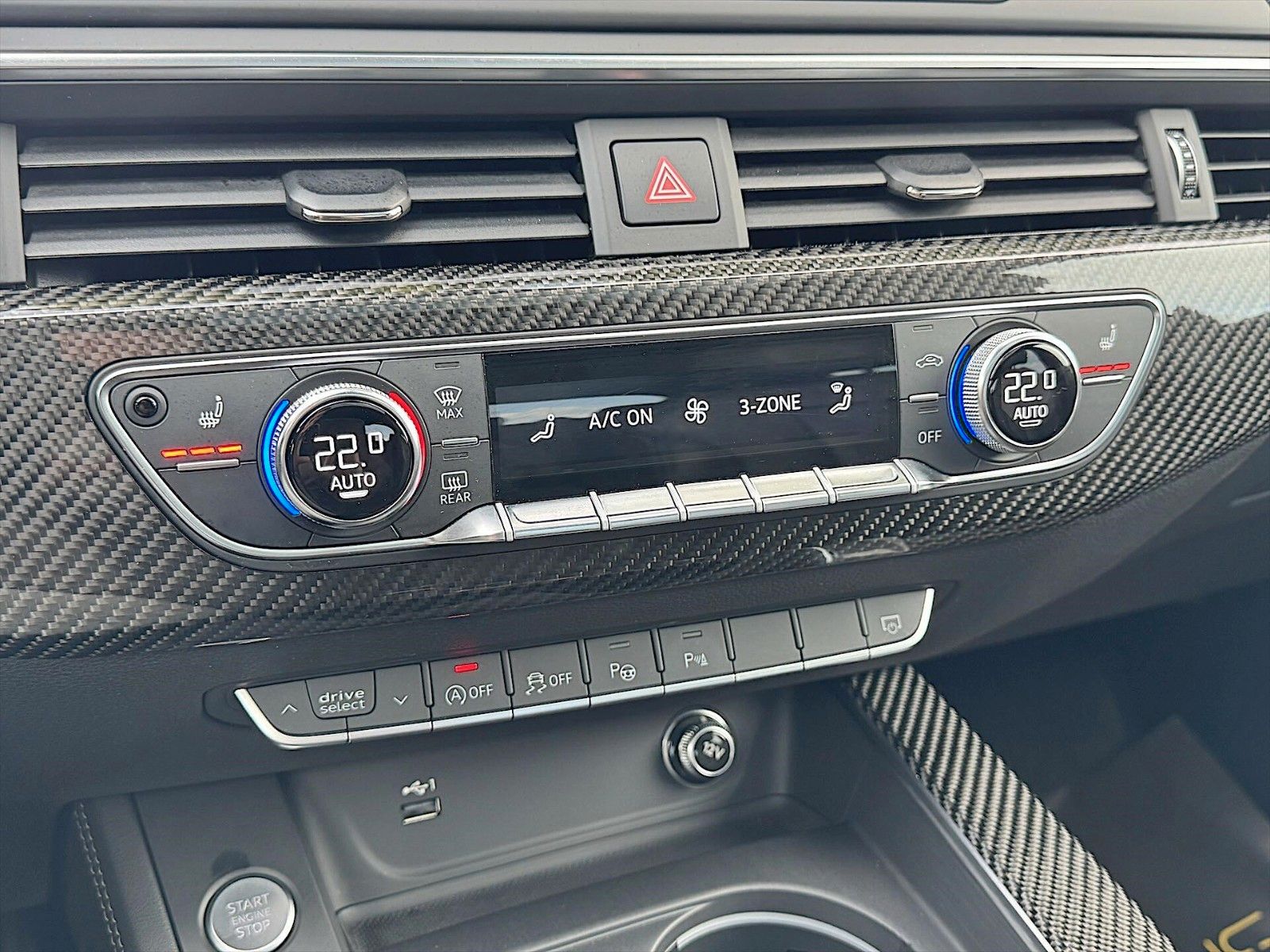 Fahrzeugabbildung Audi A5 40 TFSI S-Line Sport Carbon *ACC*Pano*LED*B&O