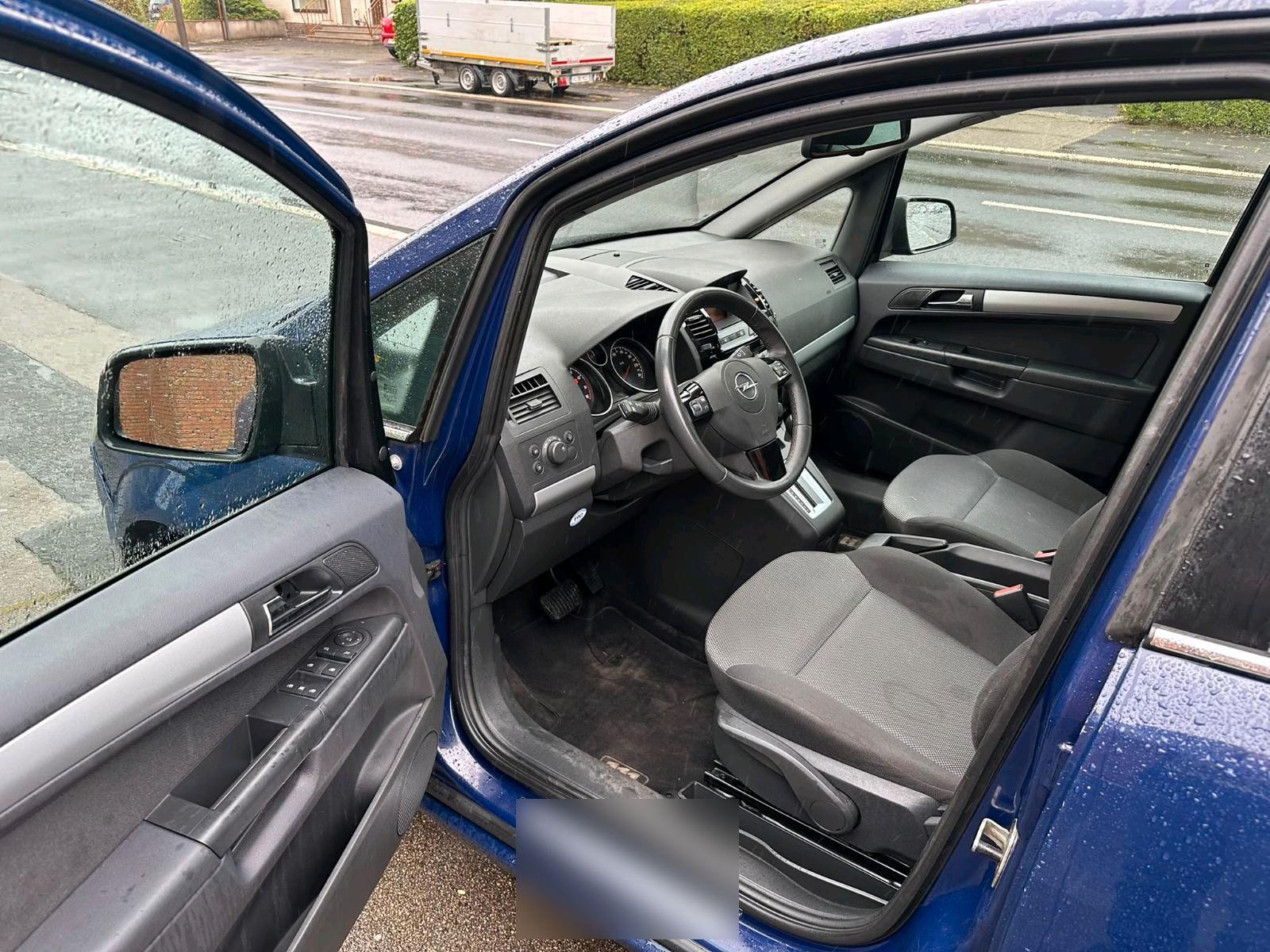 Opel Zafira 2010 — photo 5