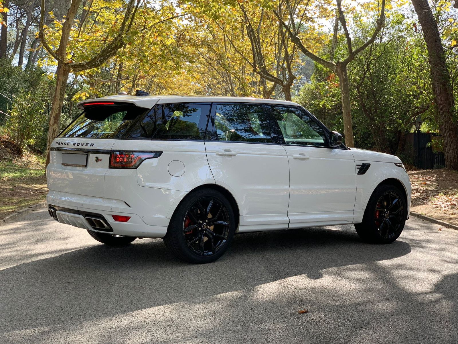 Land Rover Range Rover Sport 5.0 P575 SVR Carbon*Pano*360° foto 6