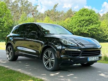 Porsche Cayenne - 1