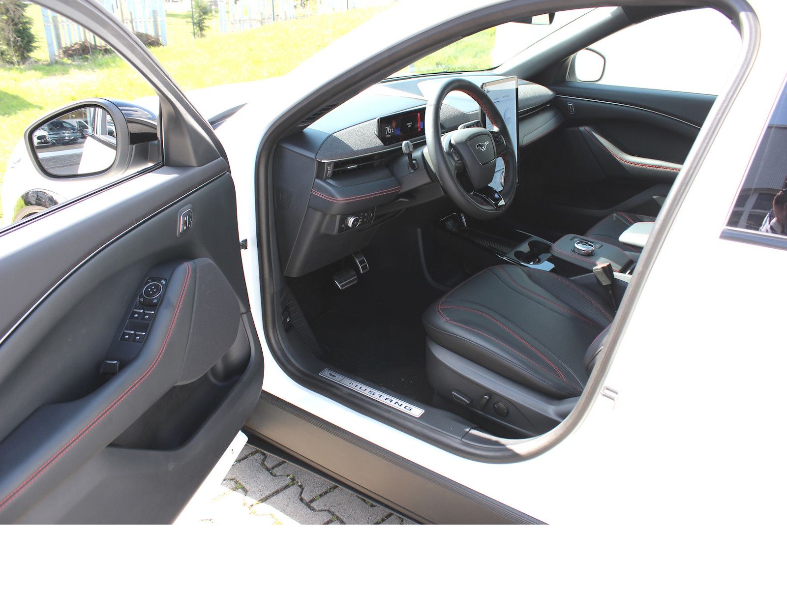 Fahrzeugabbildung Ford Mustang Mach-E AWD